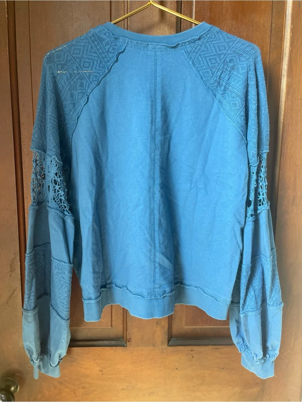 Anthropologie women's medium long sleeve blue top